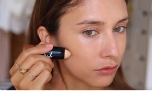 Contouring hair